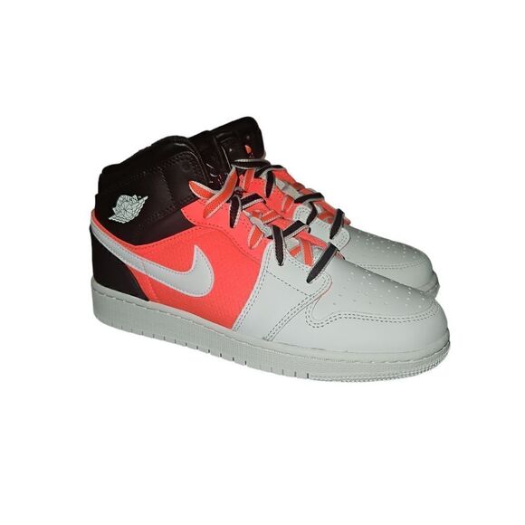 Air Jordan 1 Mid Se (GS) Black/White- Infrared 23 Noir/Infrarouge 23/Blanc - Picture 1 of 5